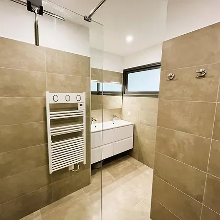 Nasya, 8 Pers, Piscine Chauffee, 5 Mn Voiture ヴィラ Gialla