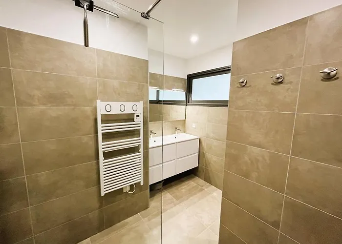 Nasya, 8 Pers, Piscine Chauffée, 5 Mn Voiture Villa Gialla